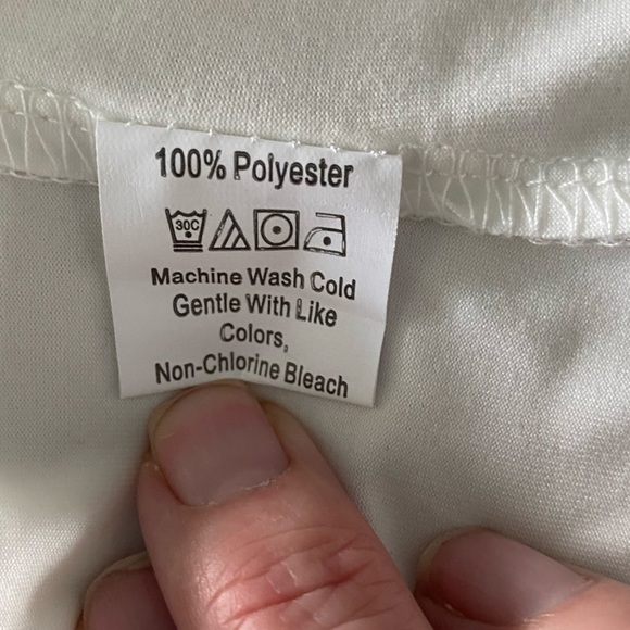 Romwe White with Embroidered Butterfly Cropped Tank size Small - Picture 9 of 10